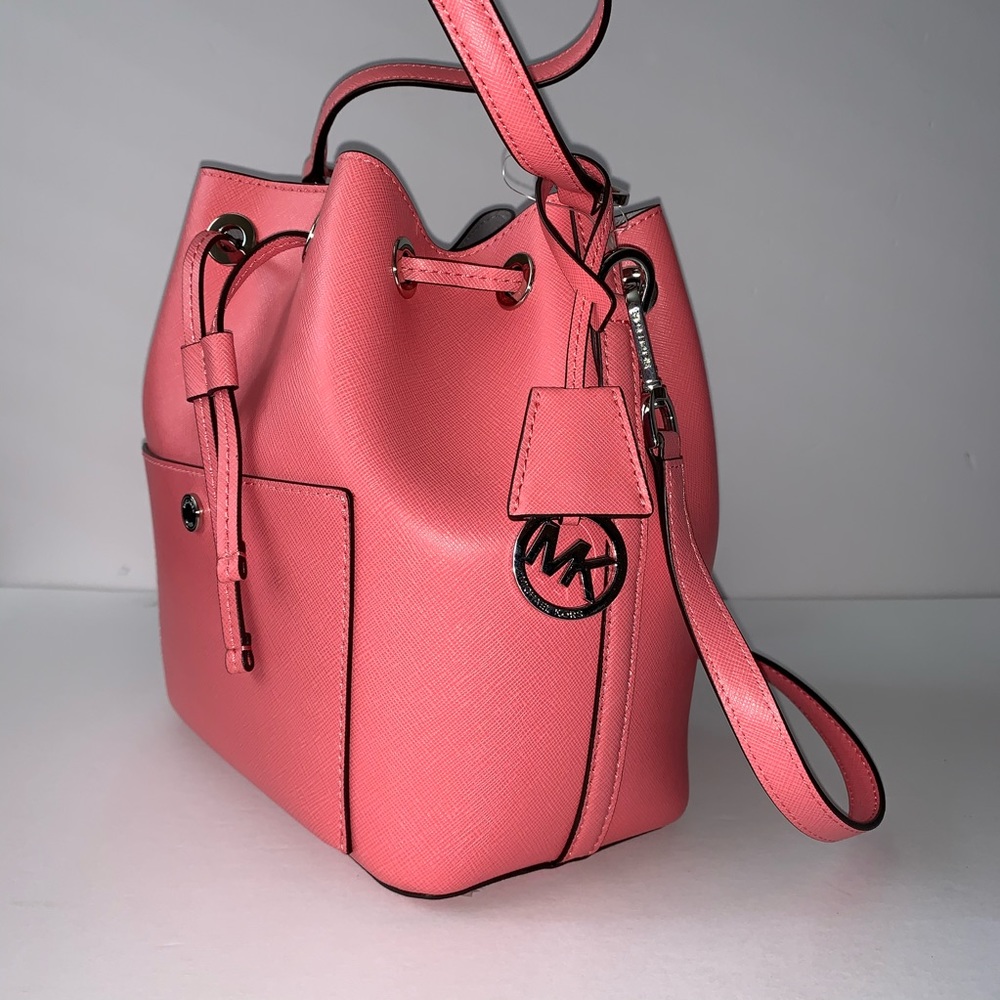 MICHAEL KORS GREENWICH Coral Medium Leather Bucket - Picture 6 of 11